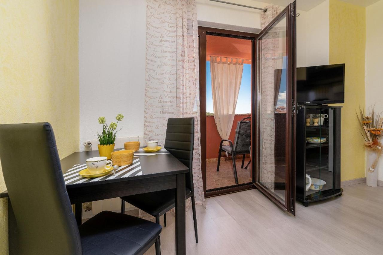 Apartments Miri Vrsar Luaran gambar